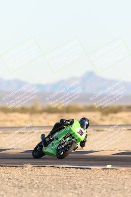 media/Dec-07-2025-CVMA (Sun) [[3e7d2de5dc]]/Race 18-Formula Twins-Formula 40 UL/